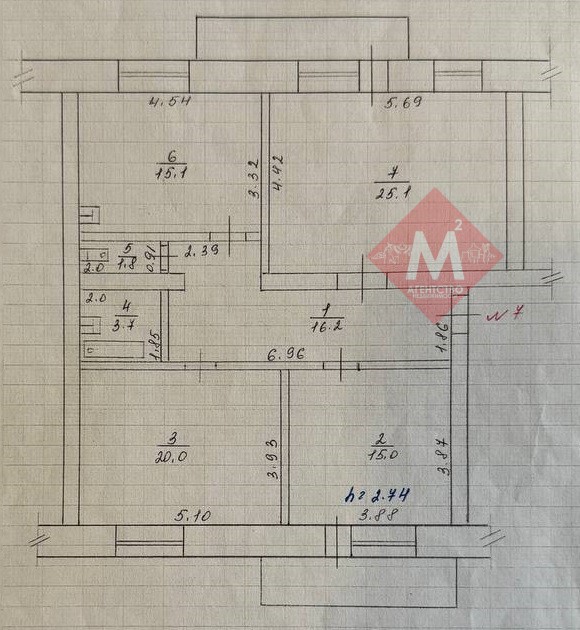 Продается просторная 3-комнатная
