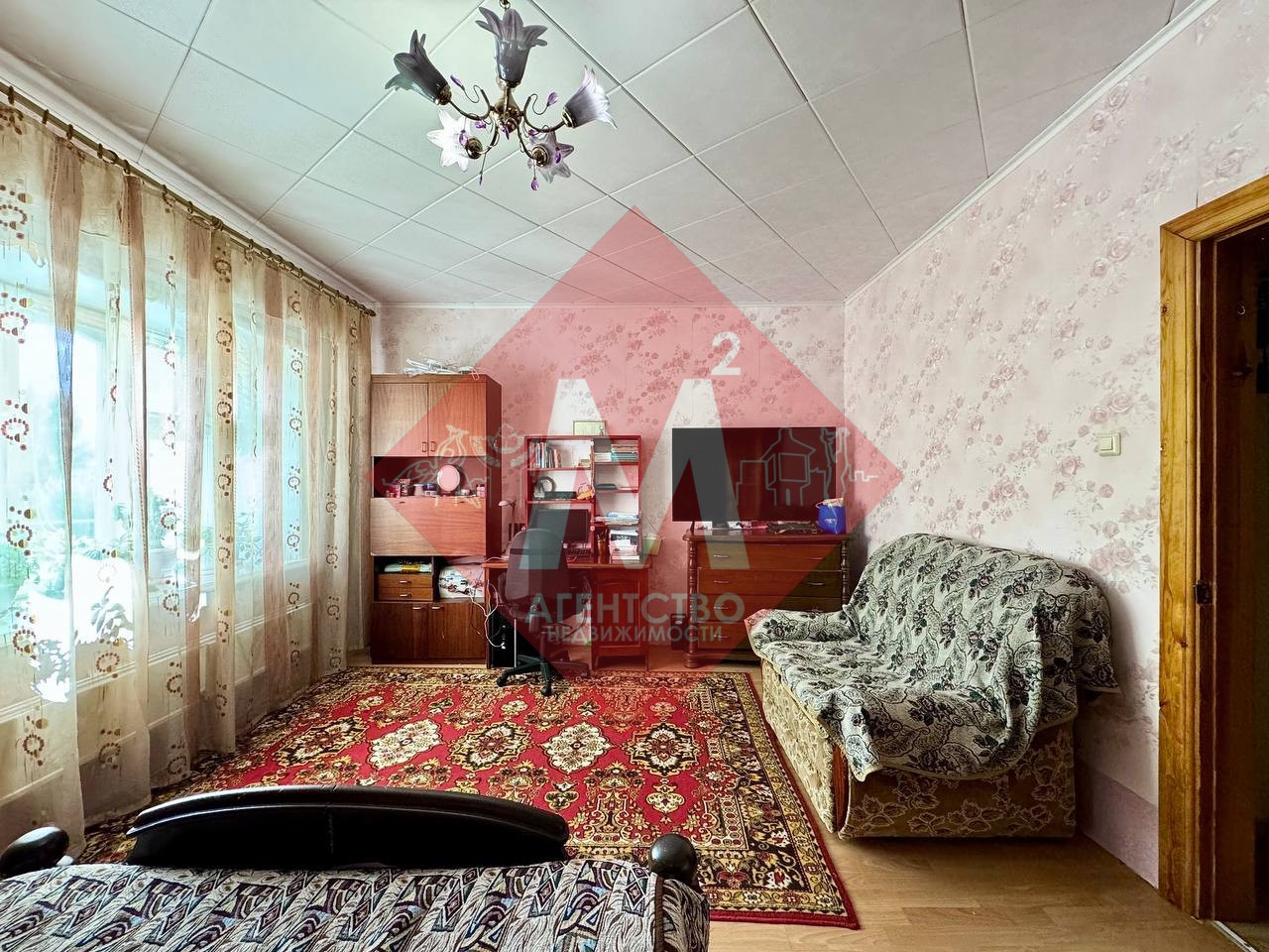 Продается просторная 3-комнатная