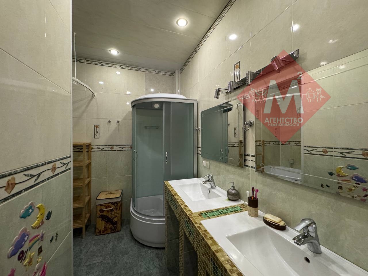 Продается трехкомнатная квартира