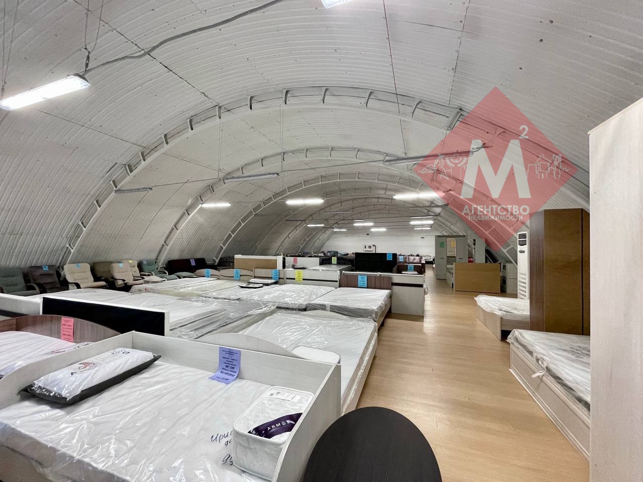 Двухэтажное здание