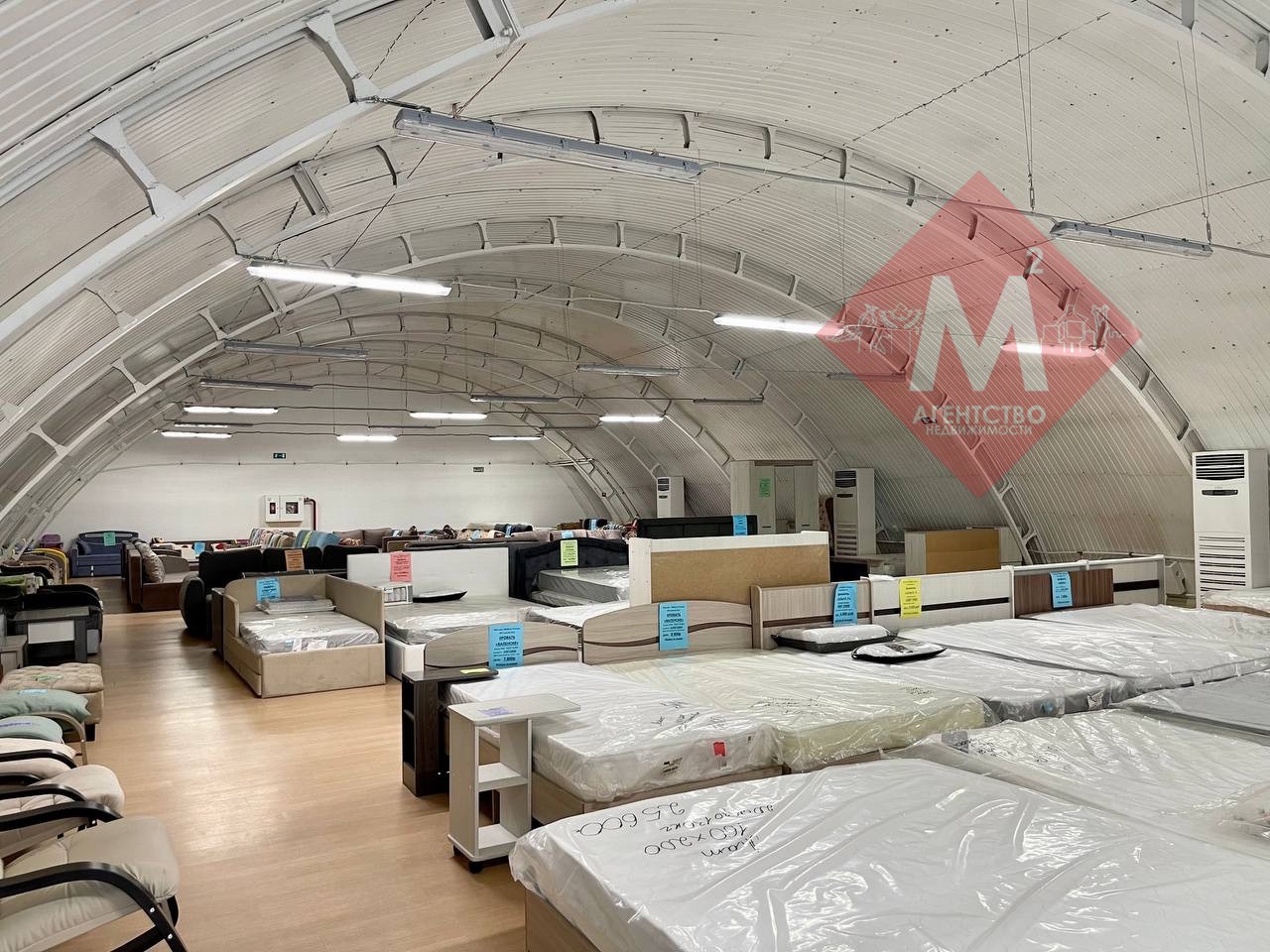 Двухэтажное здание