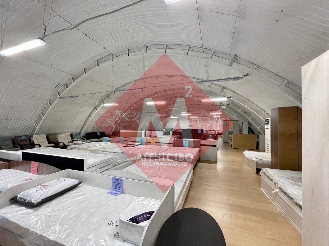 Двухэтажное здание