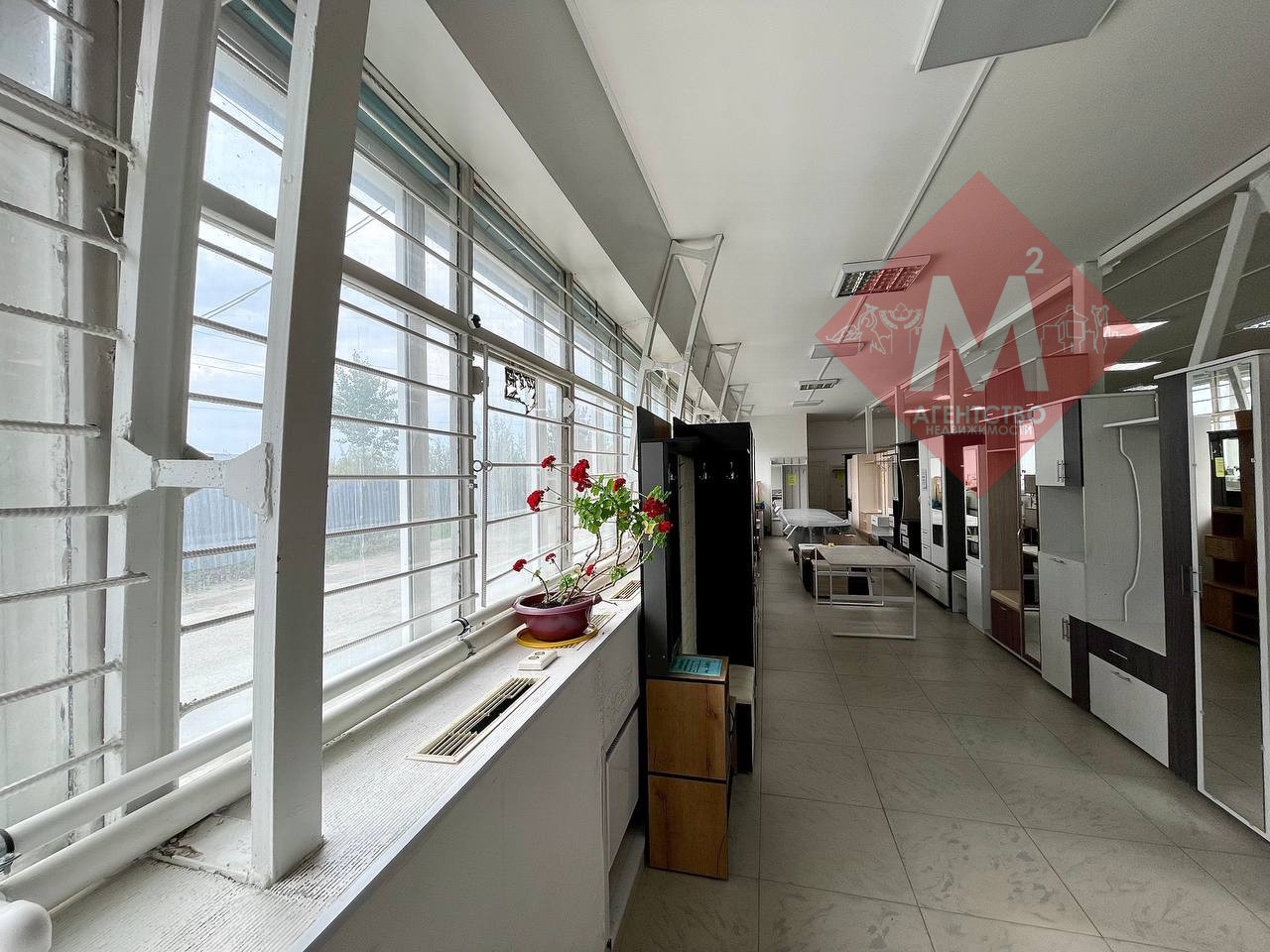 Двухэтажное здание