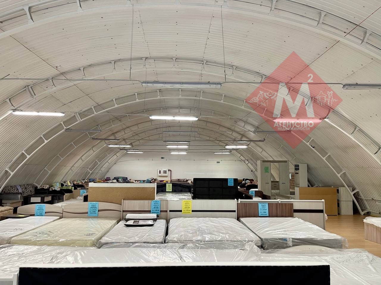 Двухэтажное здание