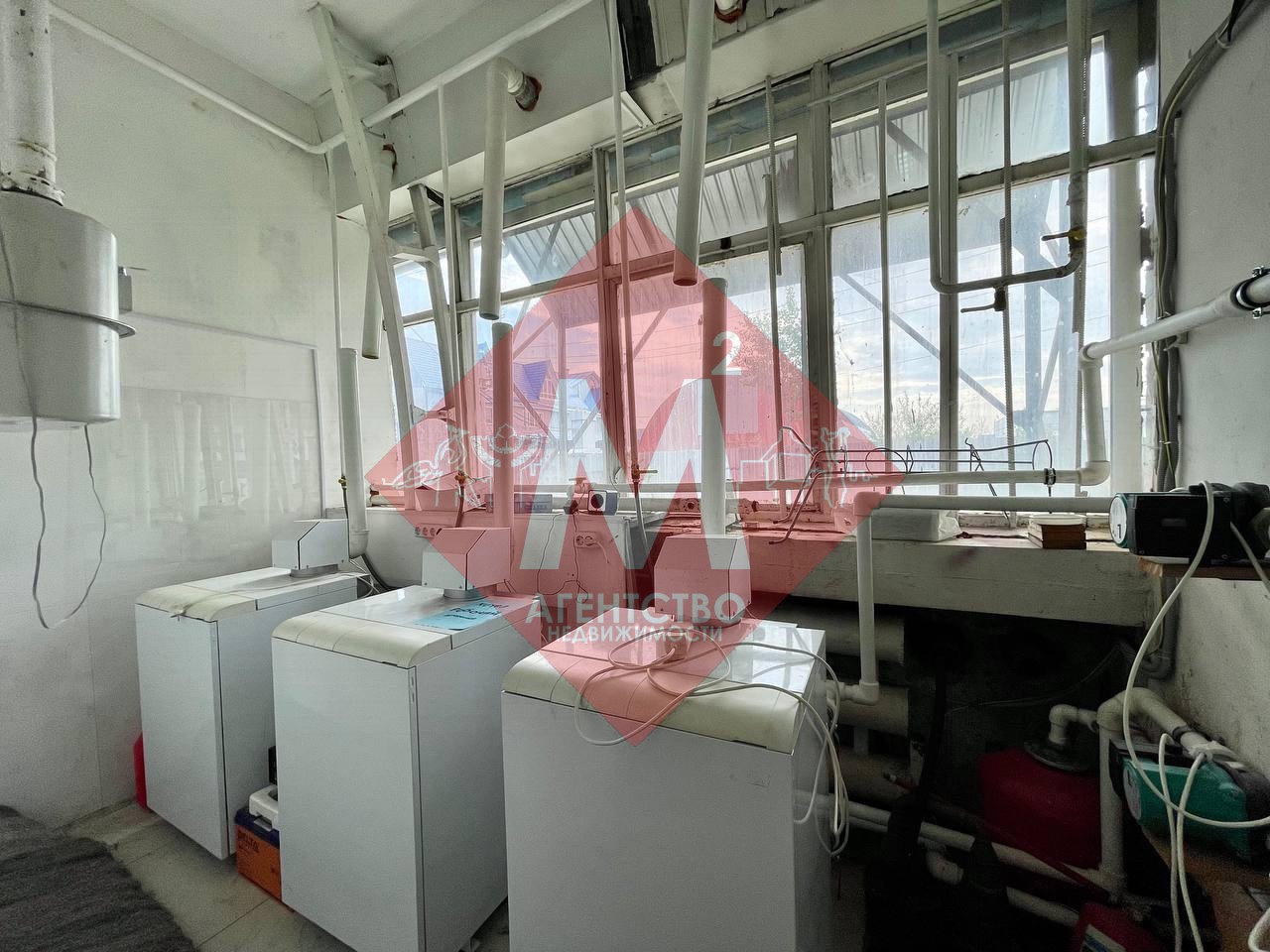 Двухэтажное здание