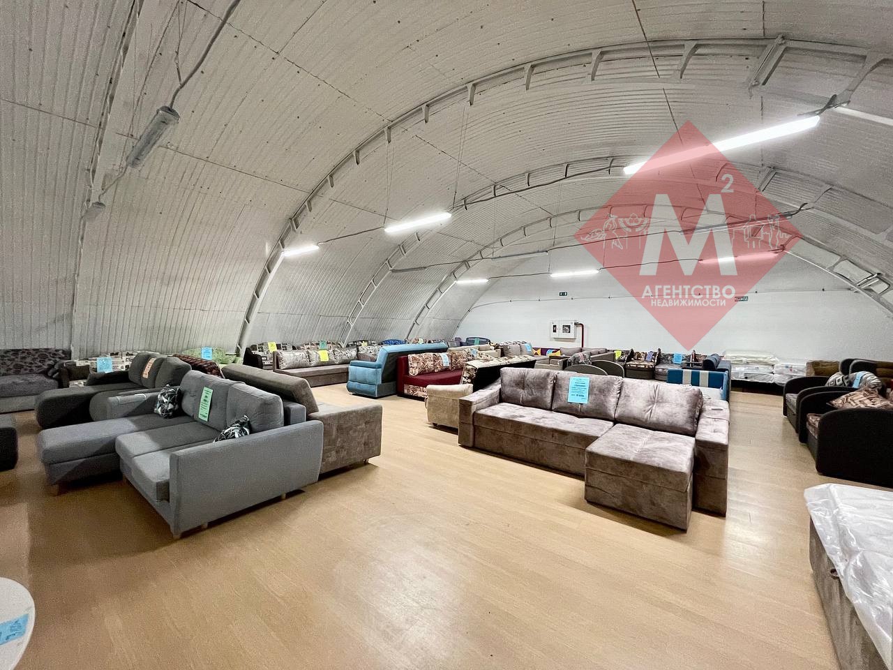 Двухэтажное здание