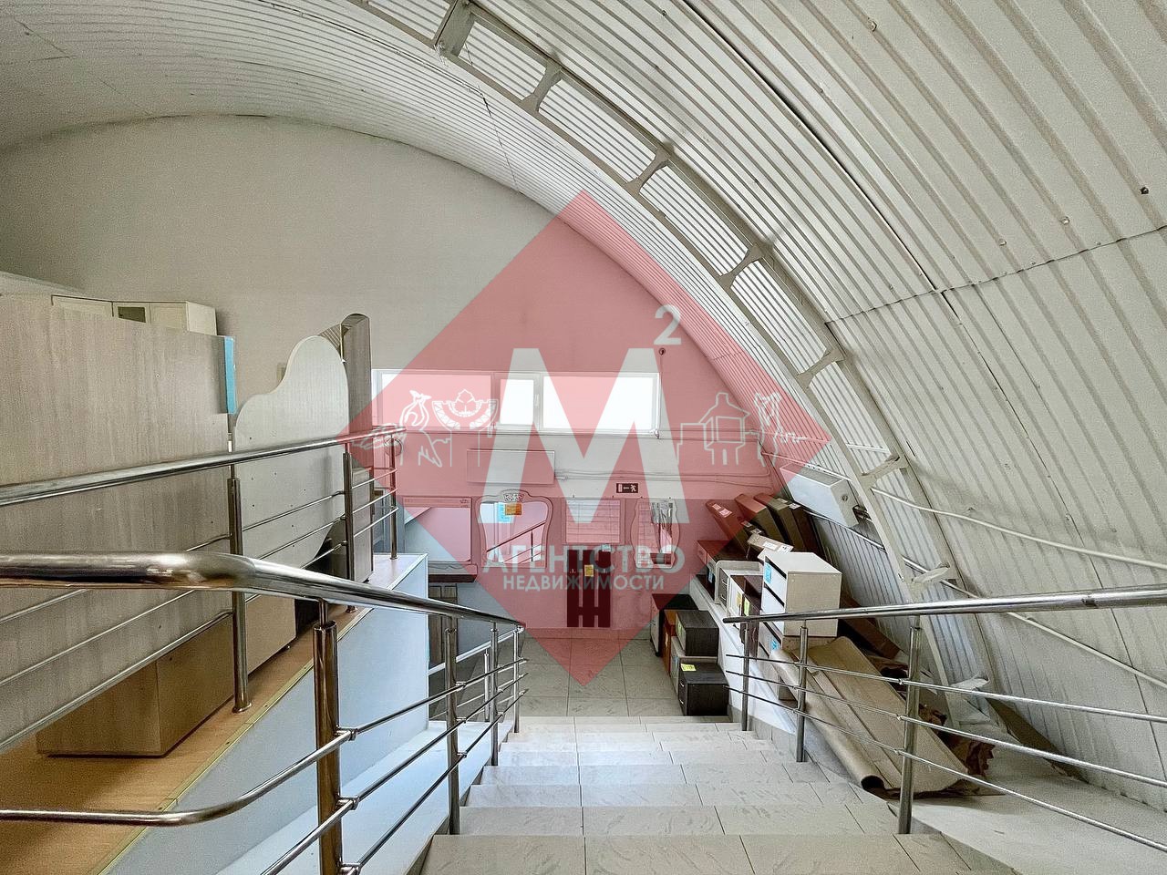 Двухэтажное здание