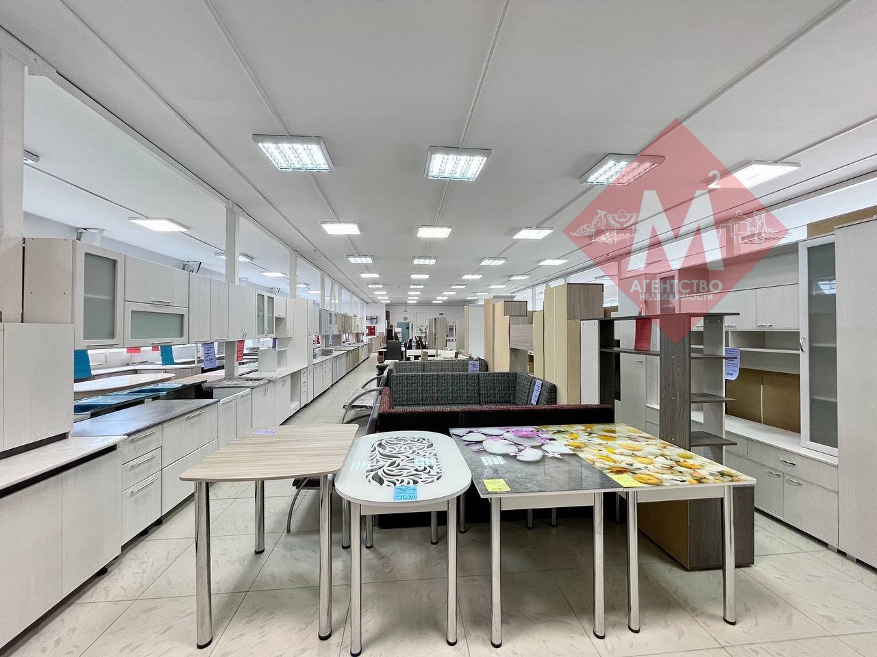 Двухэтажное здание