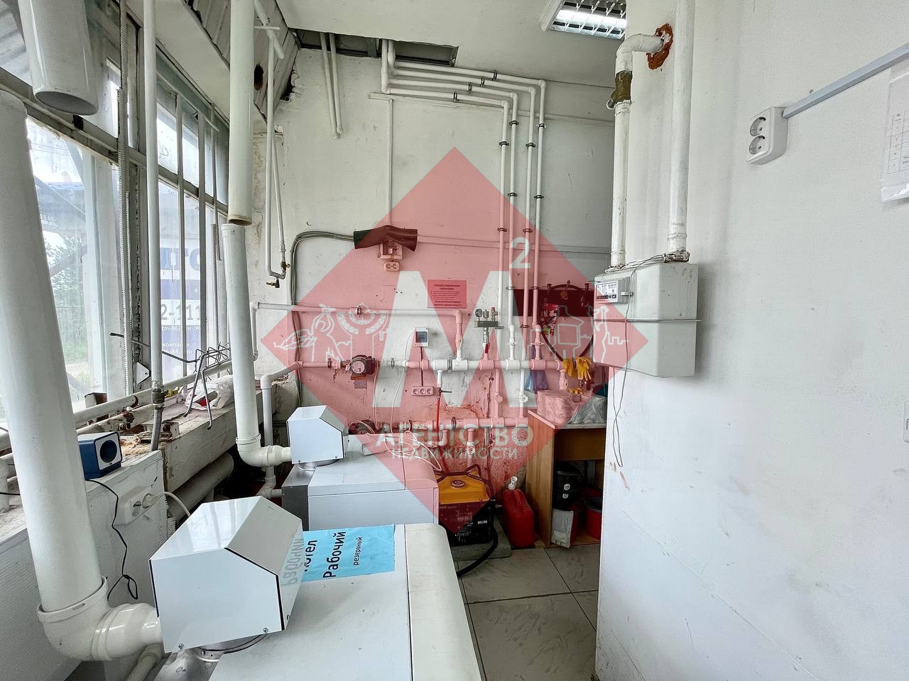 Двухэтажное здание