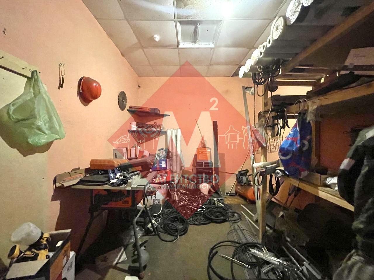 Часть здания в промзоне