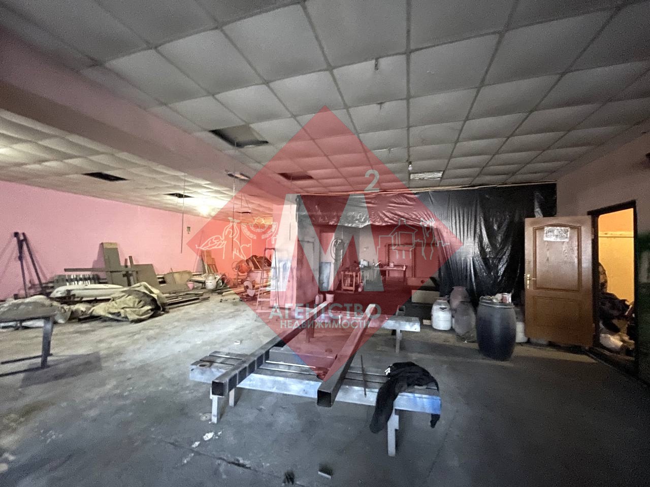 Часть здания в промзоне