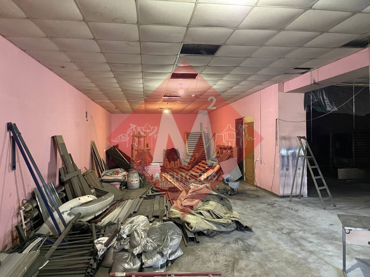 Часть здания в промзоне