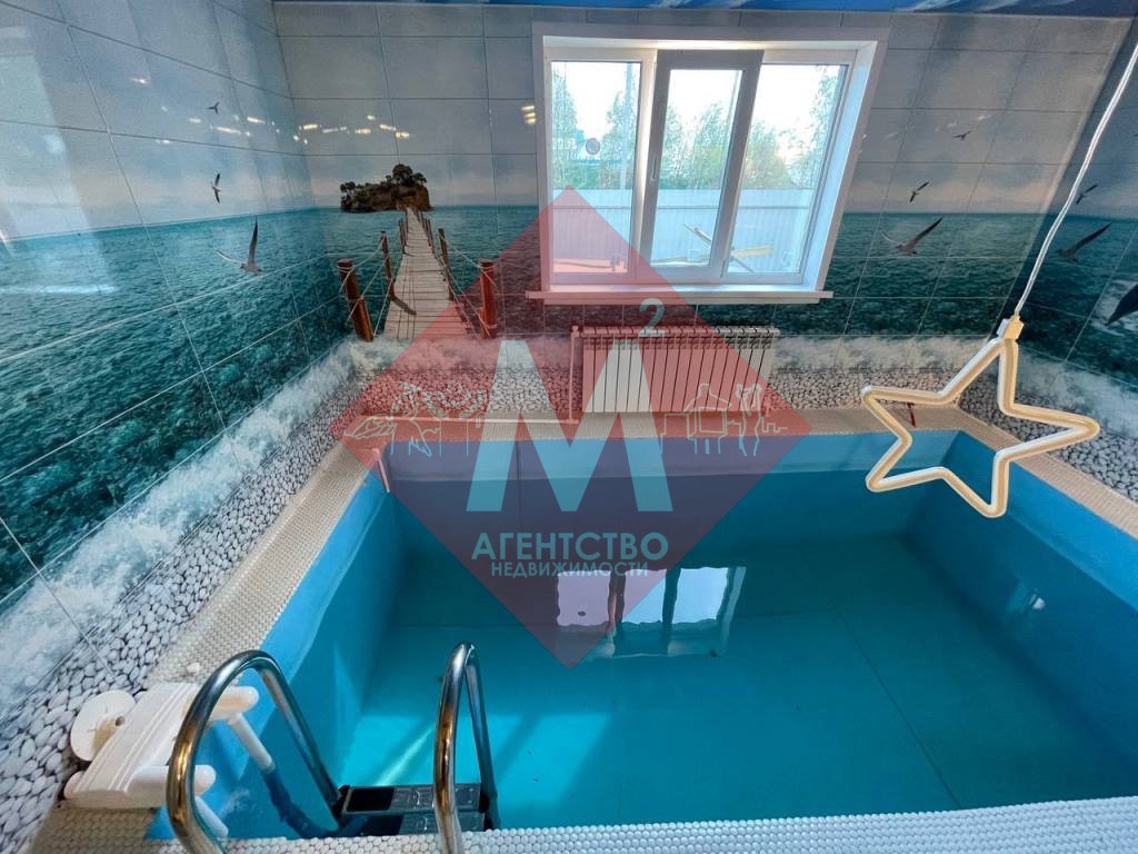 Коттедж с баней и бассейном