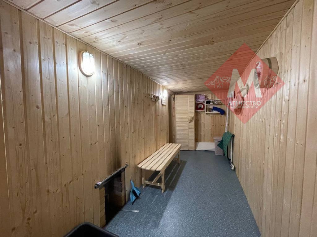 Коттедж с баней и бассейном