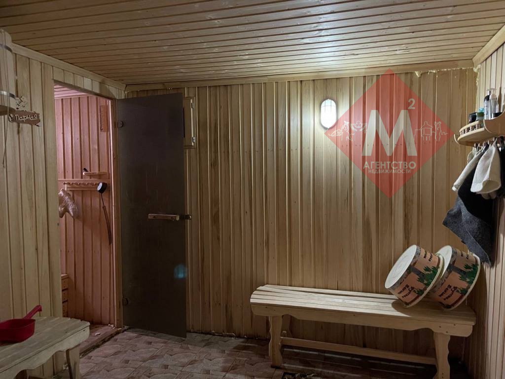 Коттедж с баней и бассейном