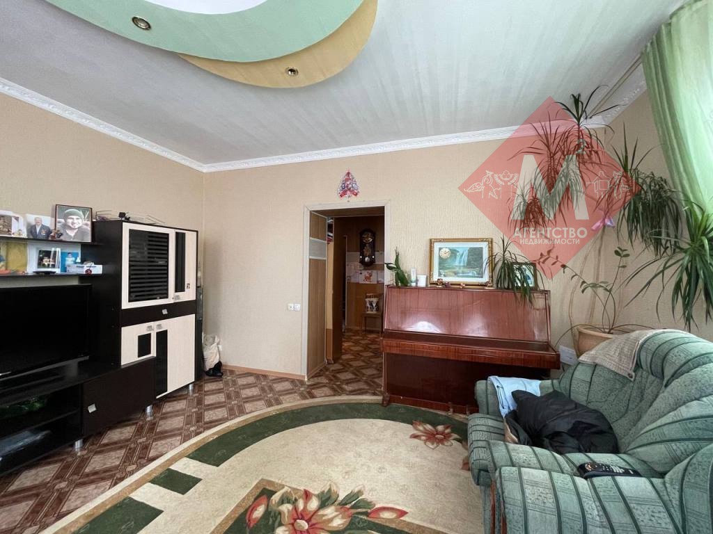 Коттедж с баней и бассейном