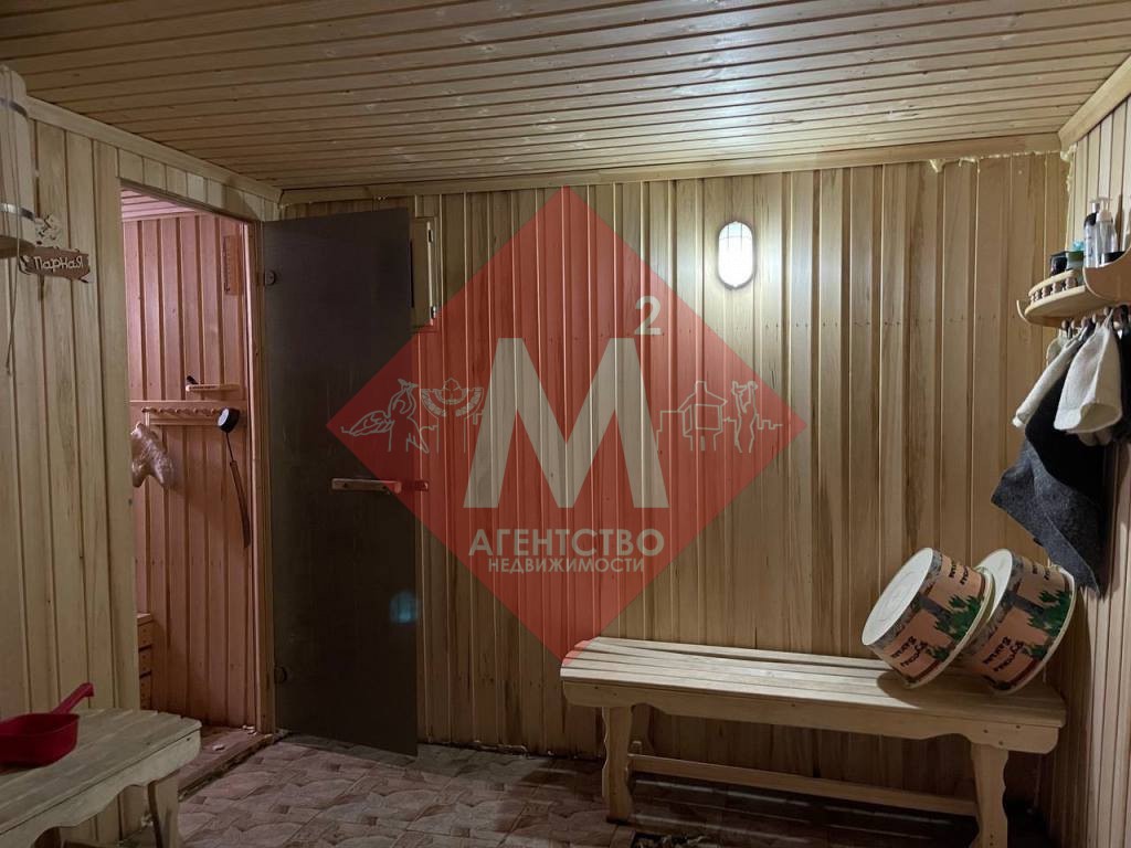 Коттедж с баней и бассейном