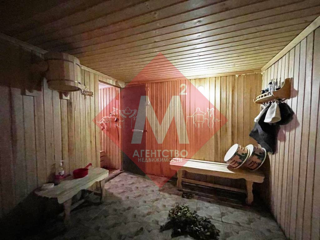 Коттедж с баней и бассейном