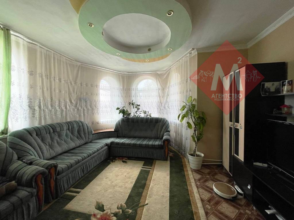 Коттедж с баней и бассейном