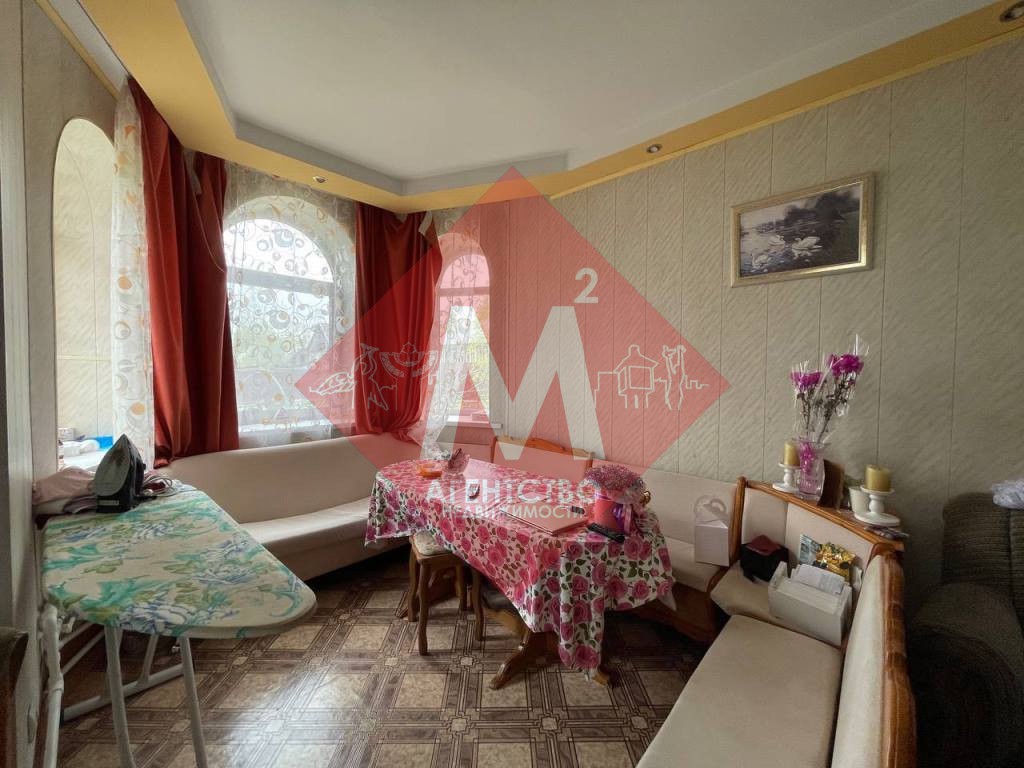 Коттедж с баней и бассейном