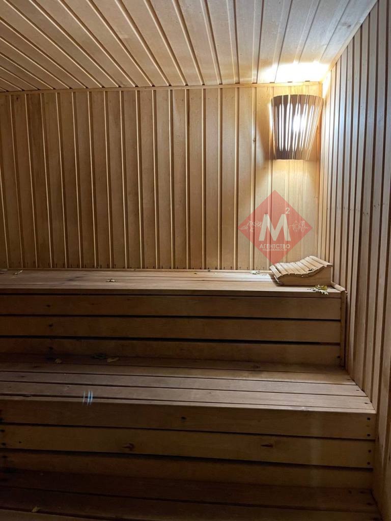 Коттедж с баней и бассейном