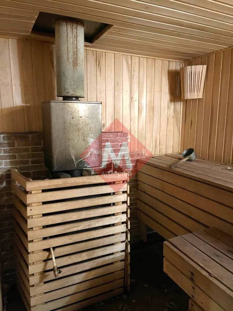 Коттедж с баней и бассейном