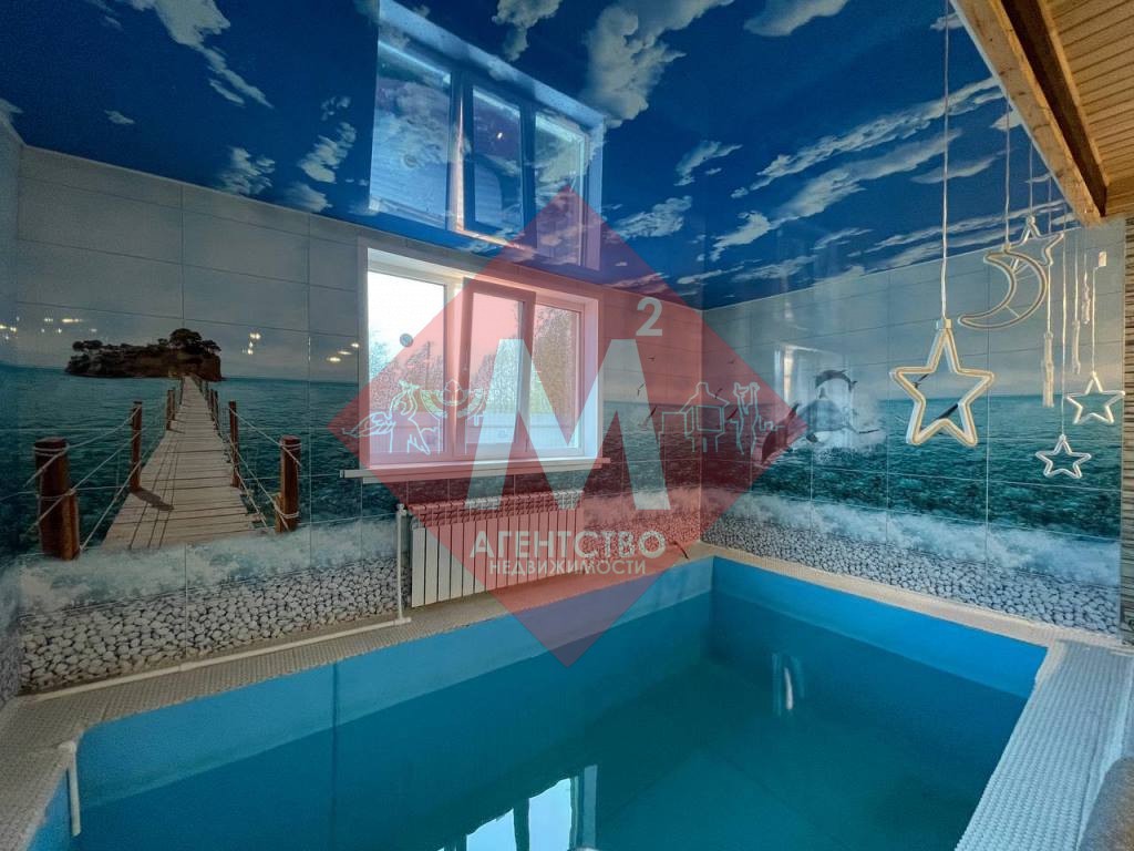 Коттедж с баней и бассейном