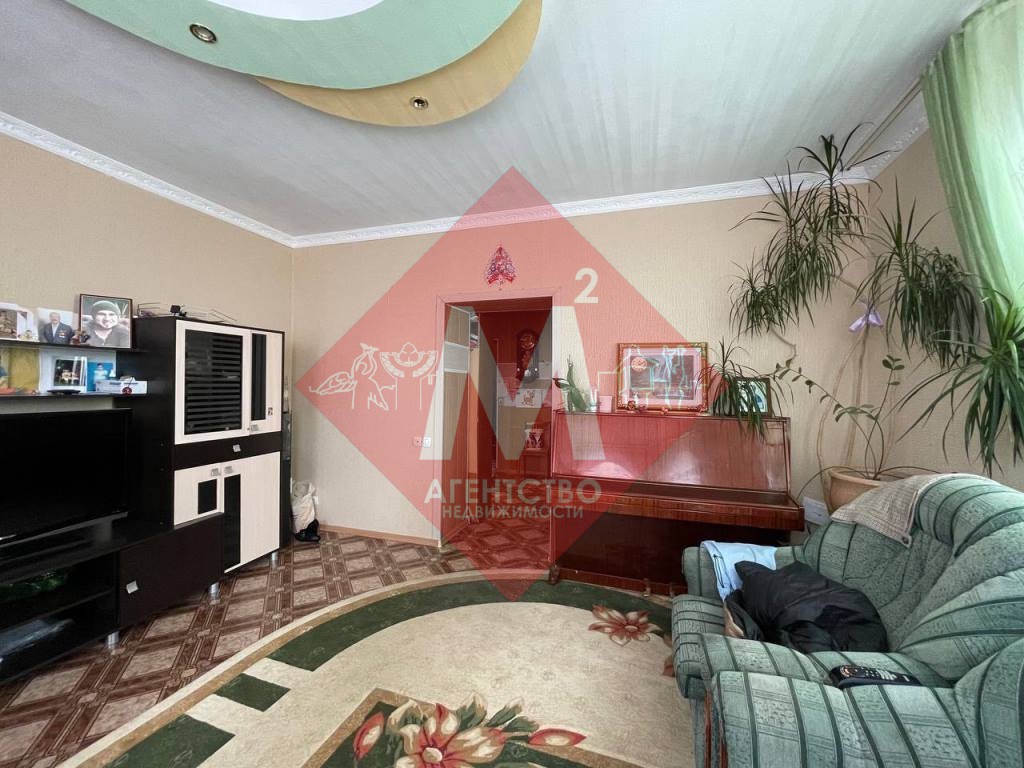 Коттедж с баней и бассейном