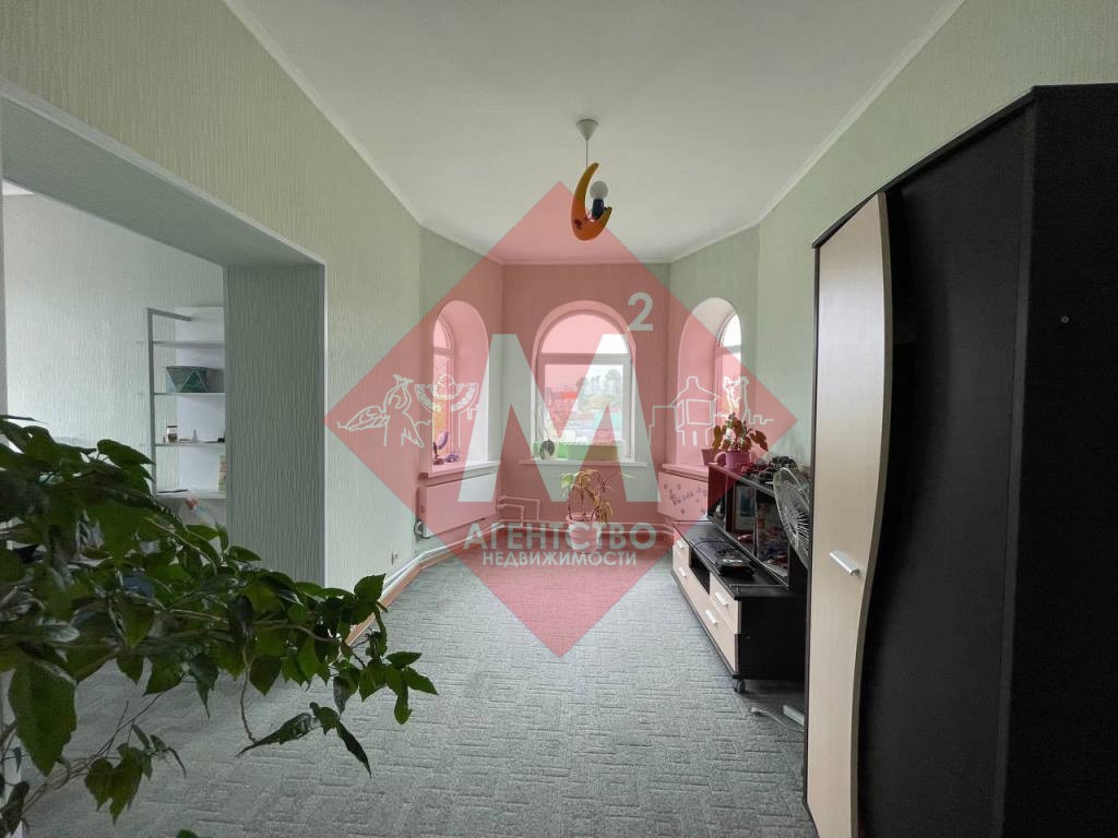 Коттедж с баней и бассейном