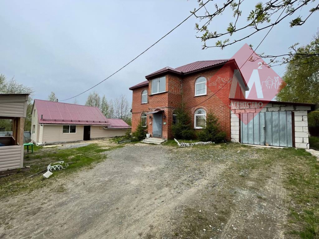 Коттедж с баней и бассейном