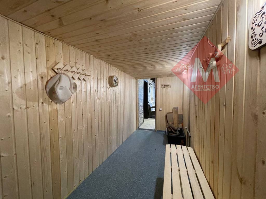 Коттедж с баней и бассейном