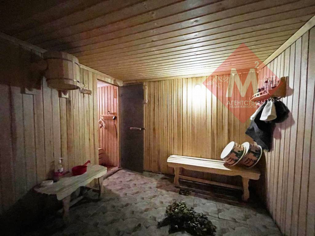 Коттедж с баней и бассейном