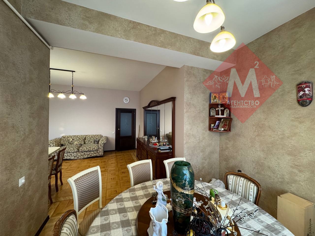 Продаётся двухэтажный дом на учас