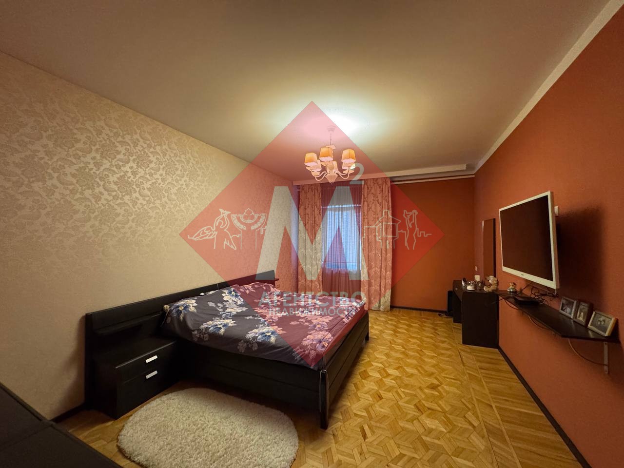 Продаётся двухэтажный дом на учас