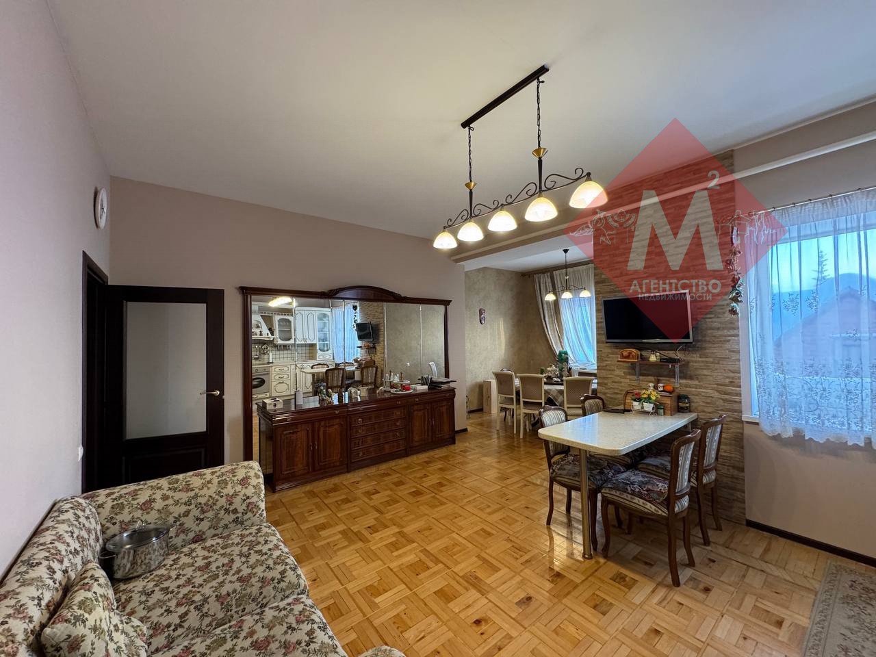 Продаётся двухэтажный дом на учас