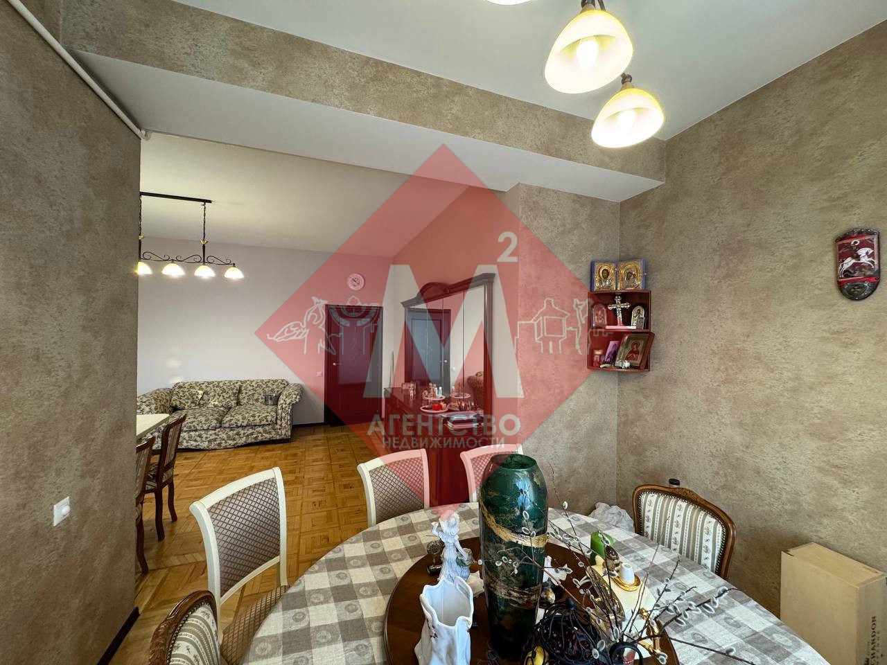 Продаётся двухэтажный дом на учас