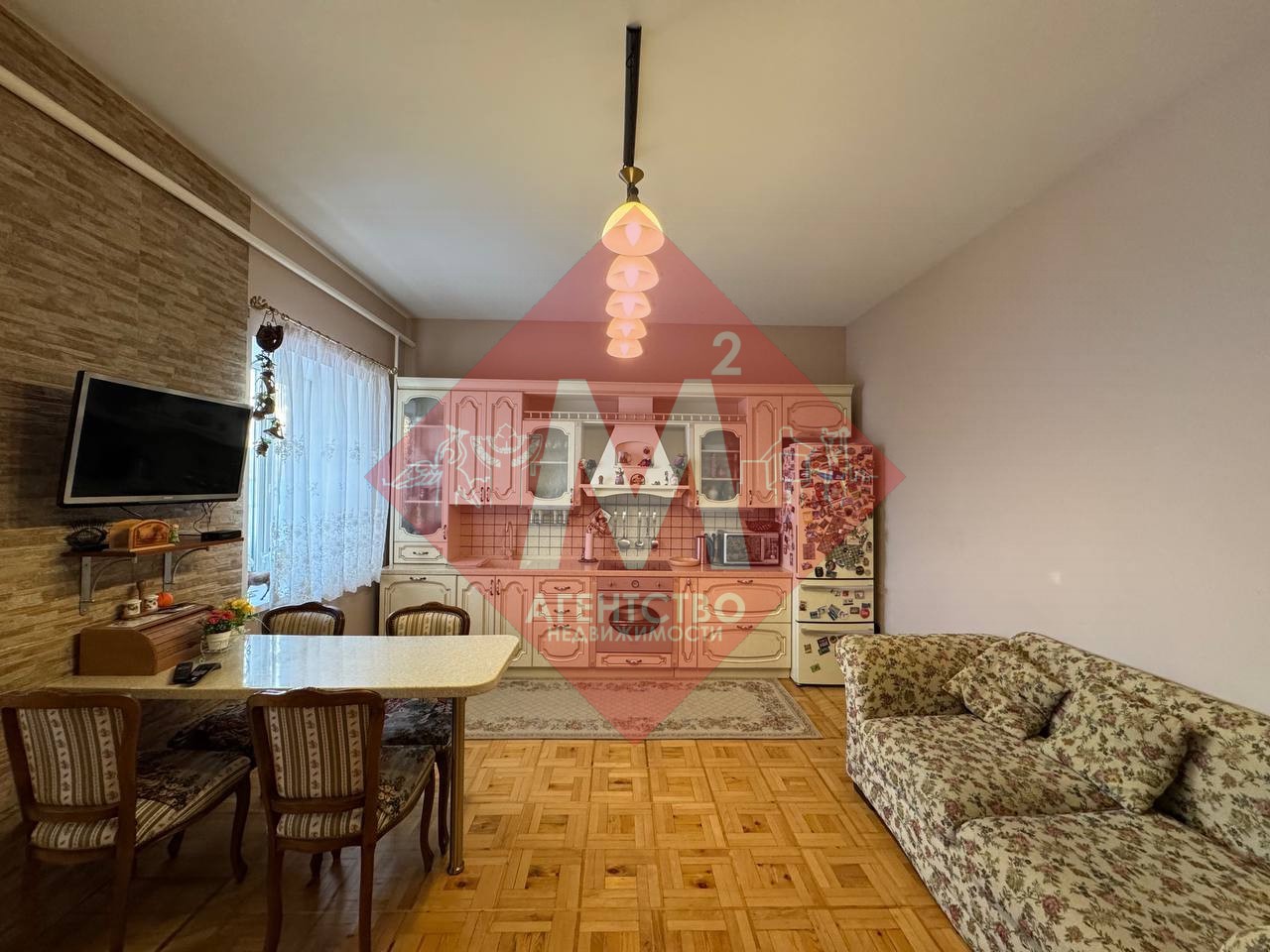 Продаётся двухэтажный дом на учас