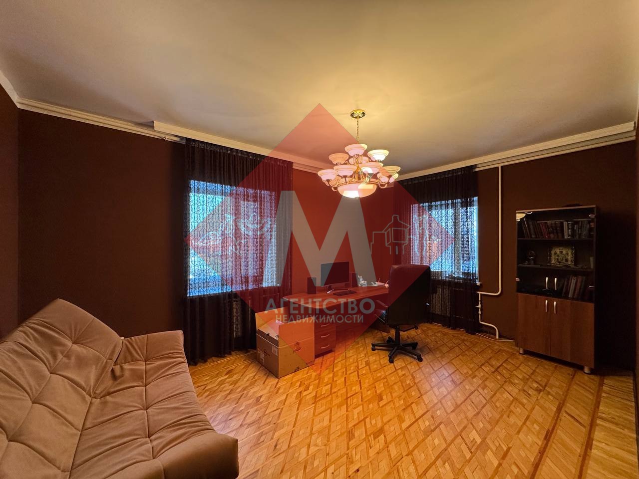 Продаётся двухэтажный дом на учас