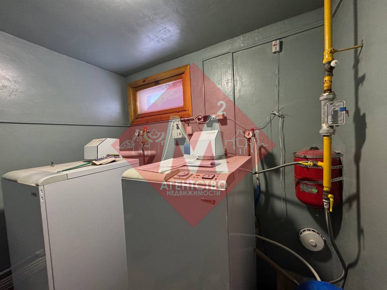 Продаётся двухэтажный дом на учас