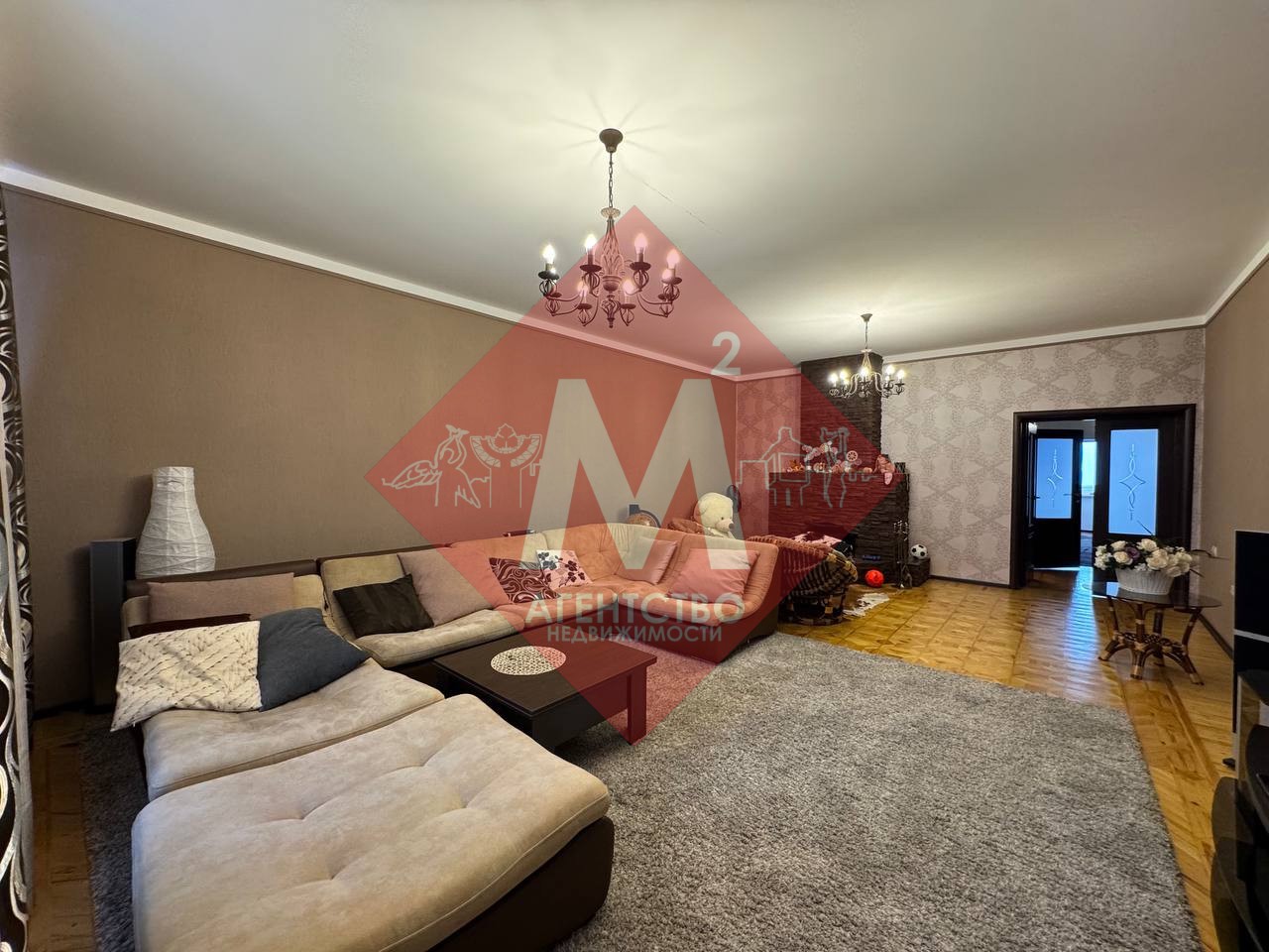 Продаётся двухэтажный дом на учас