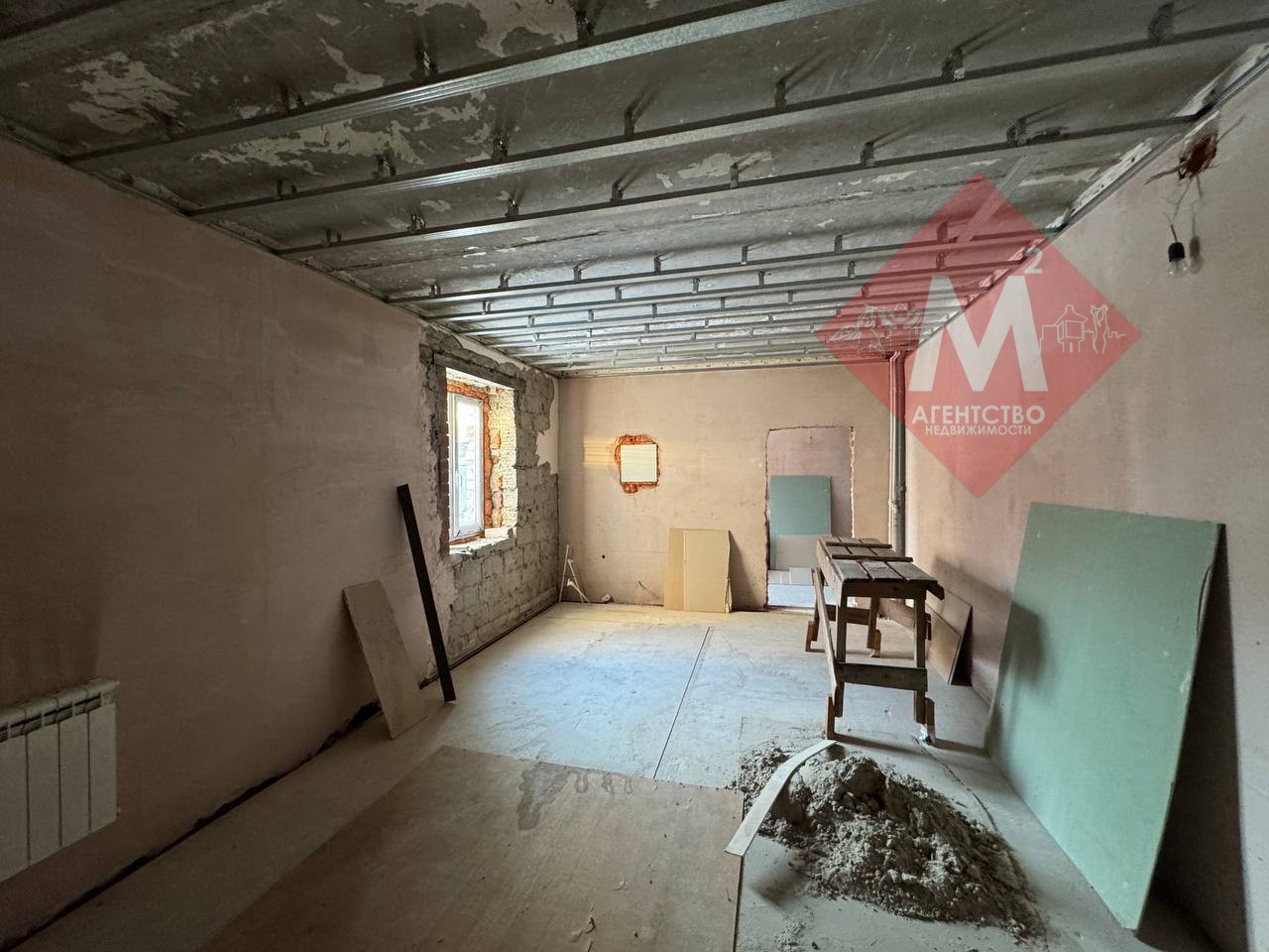 Продаётся двухэтажный дом на учас