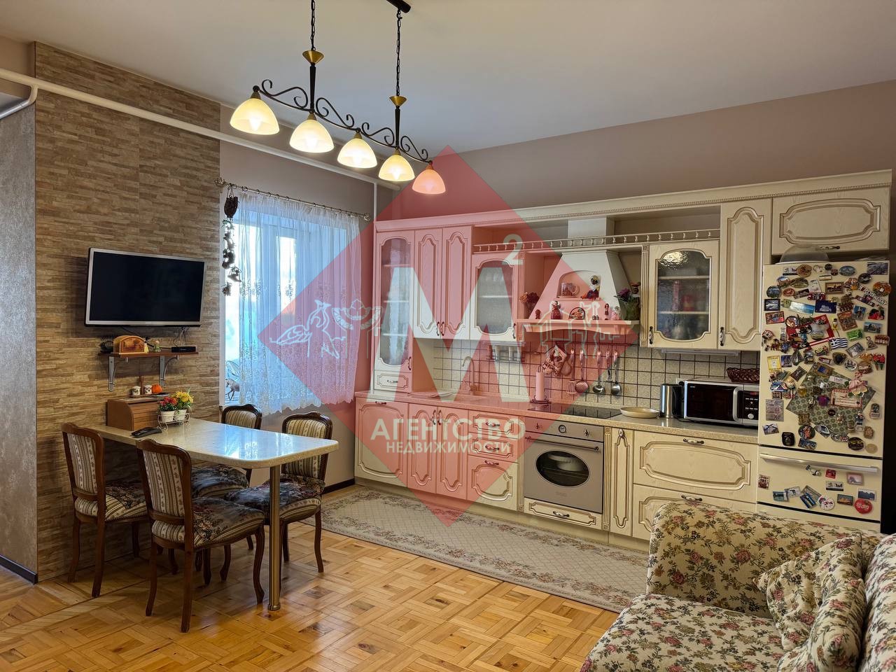 Продаётся двухэтажный дом на учас