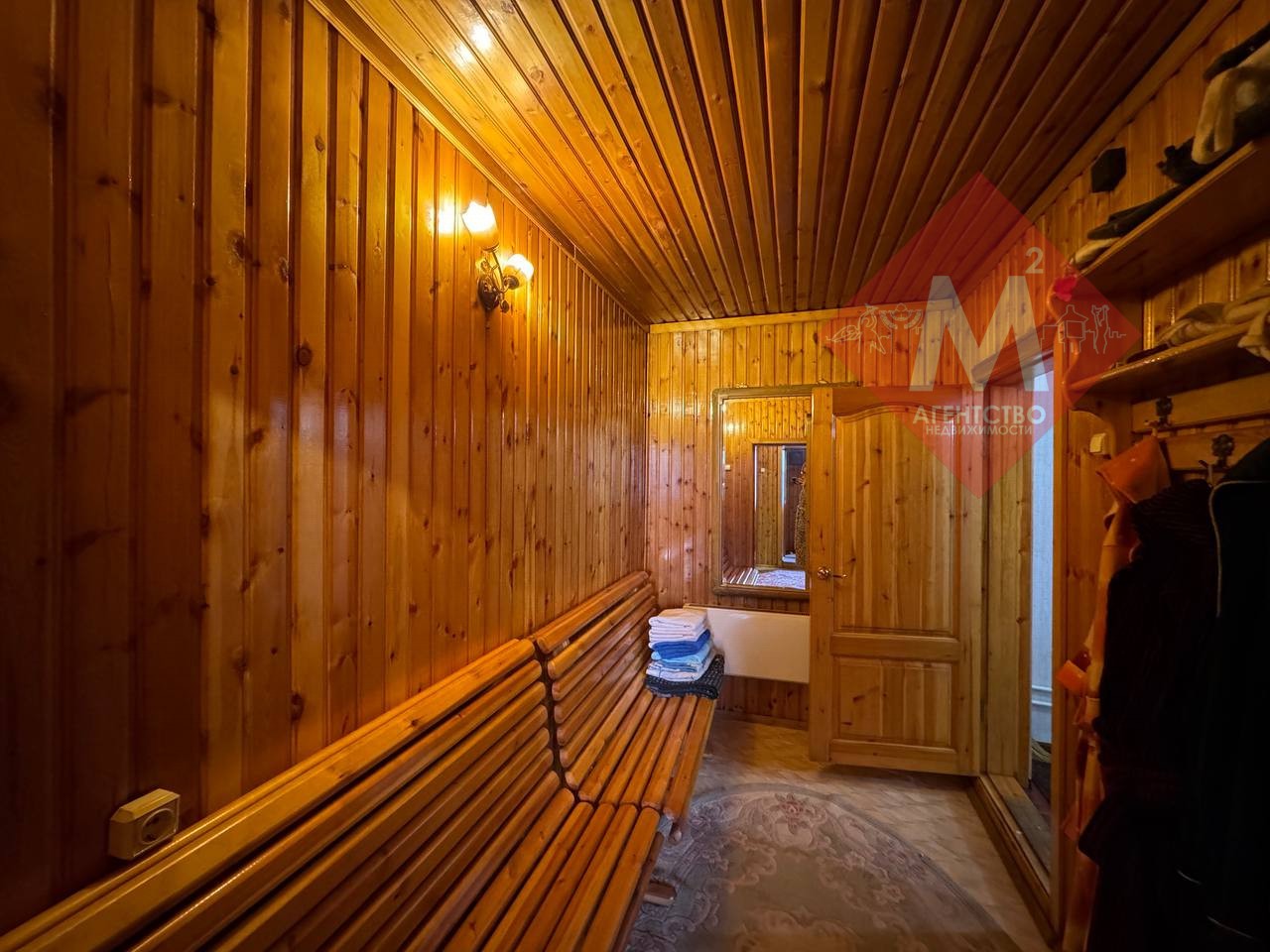 Продаётся двухэтажный дом на учас