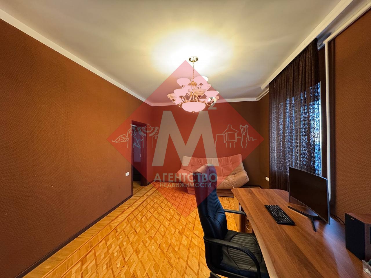 Продаётся двухэтажный дом на учас