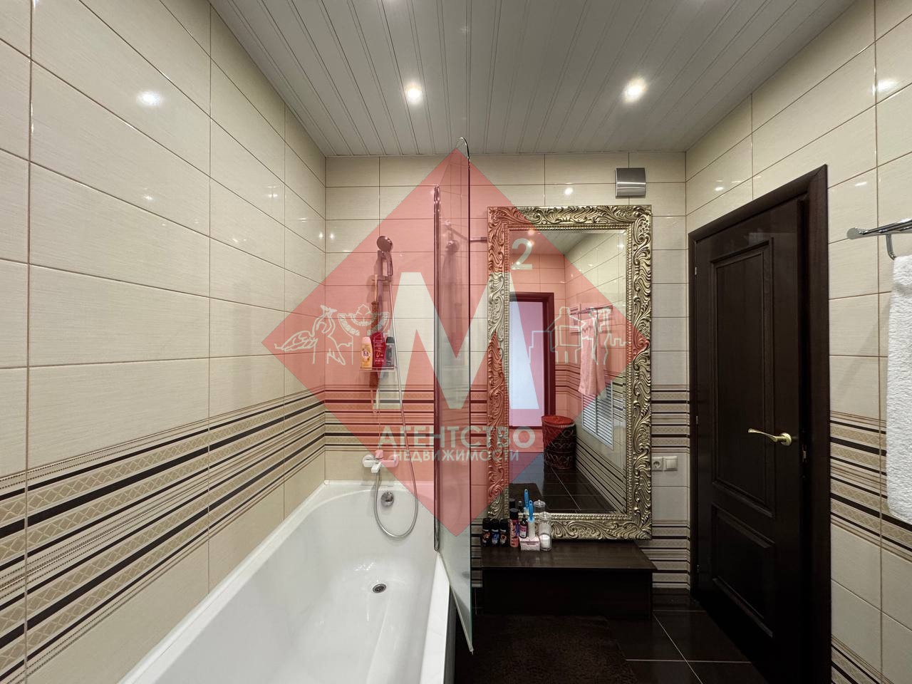 Продаётся двухэтажный дом на учас