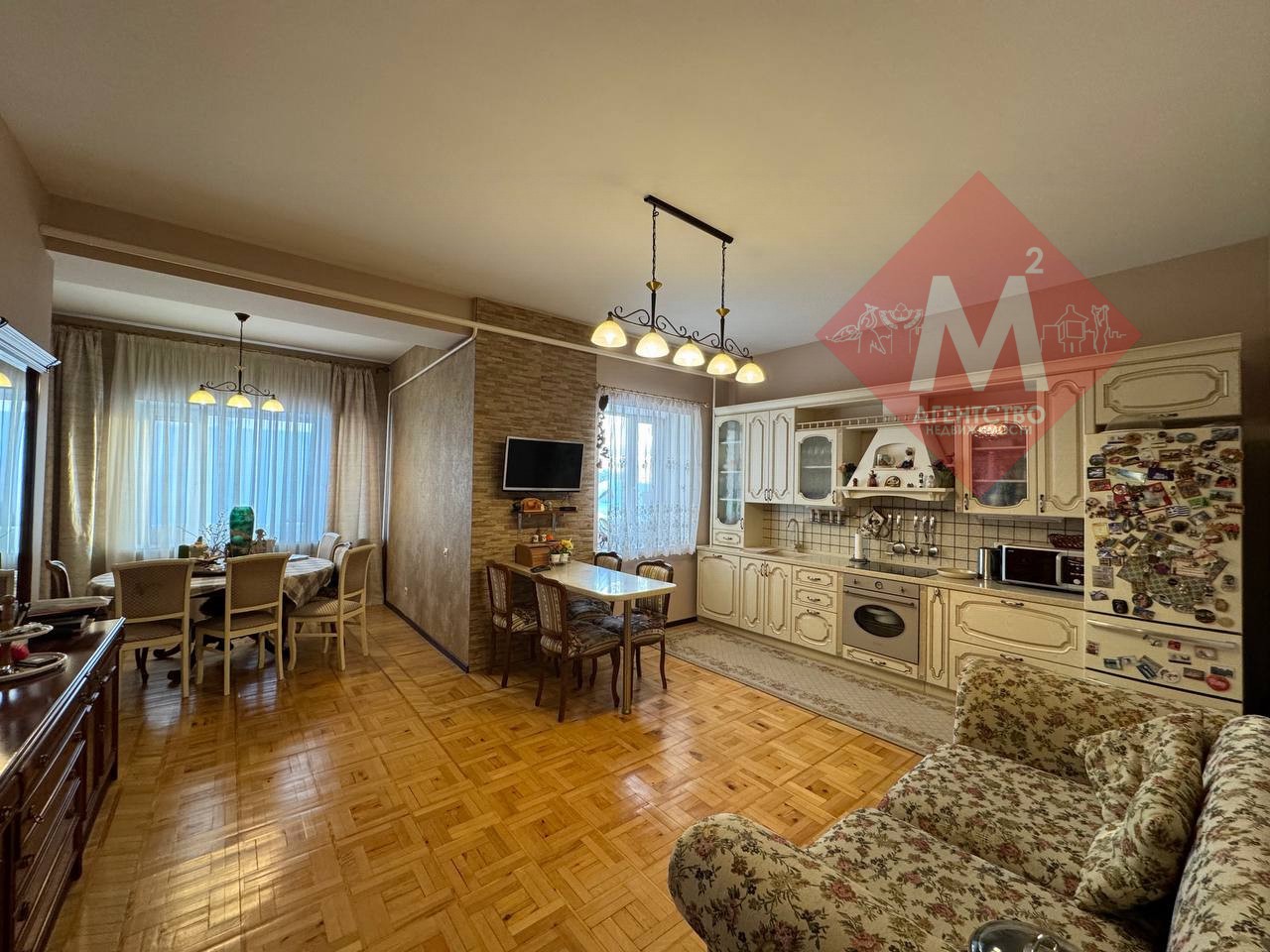 Продаётся двухэтажный дом на учас