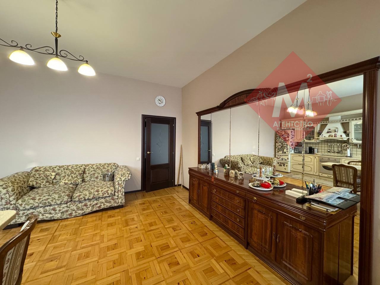 Продаётся двухэтажный дом на учас