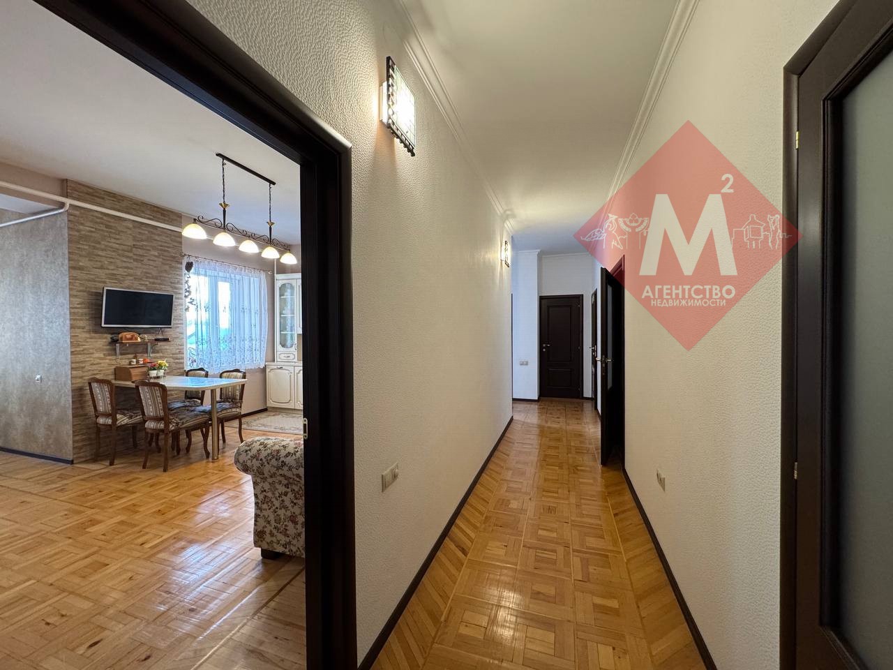 Продаётся двухэтажный дом на учас