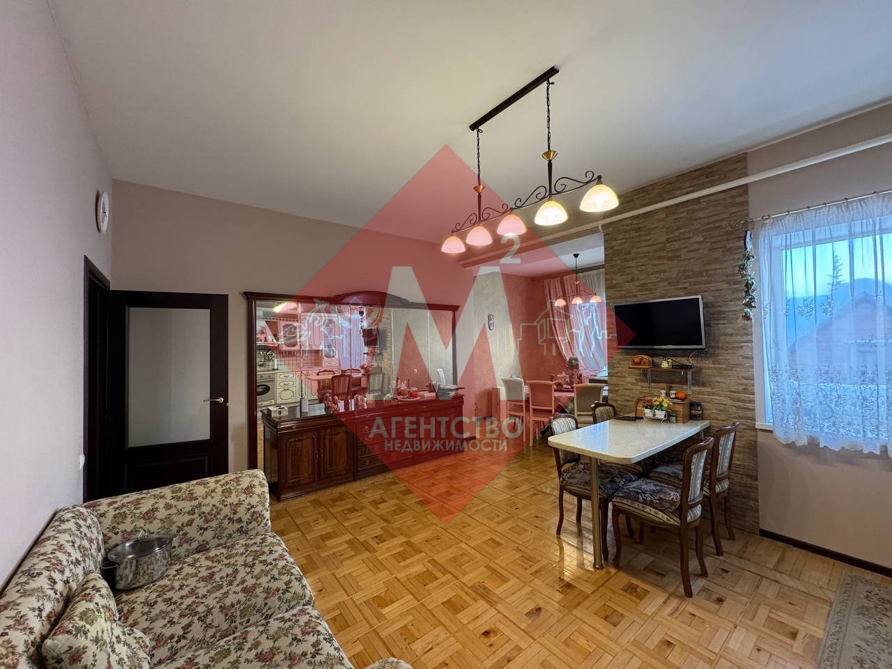 Продаётся двухэтажный дом на учас