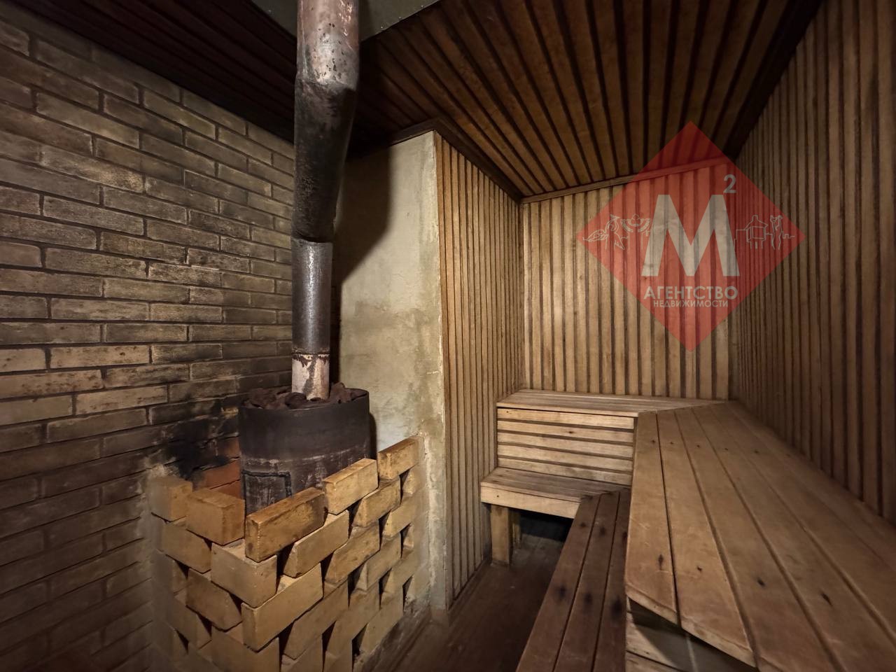 Продаётся двухэтажный дом на учас